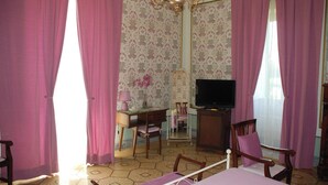 Room, 1 Bedroom, Terrace, Garden View - Room in B&B - Villarancia Luxury Room Lilla With Garden and Pool (Alezio)