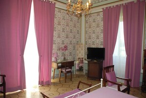 Rom, 1 soverom, terrasse, hageutsikt | 1 soverom