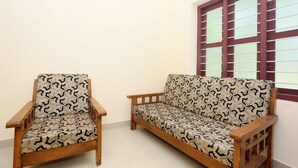 Living area - Peace Rooms Trivandrum (Thiruvananthapuram)