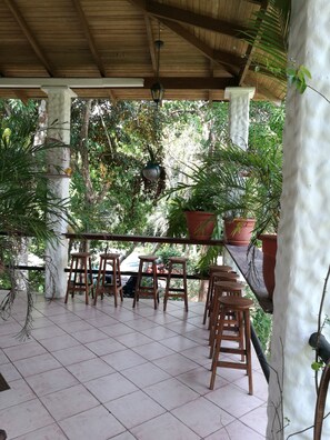 Outdoor dining - Manuel Antonio Comfort Casa Macaow (Quepos)