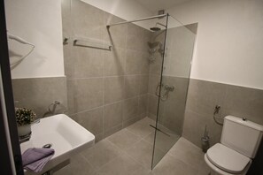 Room, 1 Bedroom, City View | Bathroom | Free toiletries - Alessio Premium Rooms (Porec)
