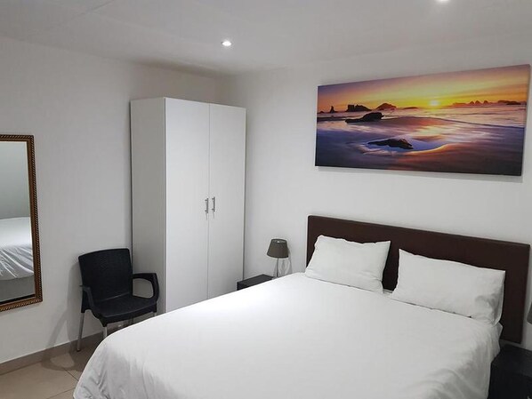 Room, 1 Bedroom, Terrace, Mountain View | 1 bedroom, iron/ironing board, free WiFi