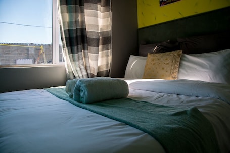 Room, 1 Bedroom, Terrace, Mountain View | 1 bedroom, iron/ironing board, free WiFi