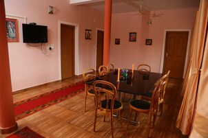 Room, 1 Bedroom, Smoking, Balcony | Dining