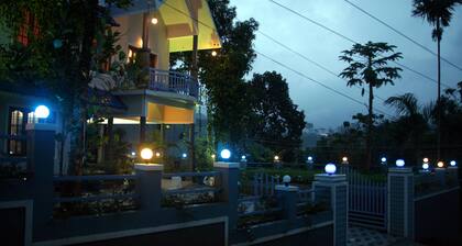 Room-1 Bedroom With Balcony Mountain Vie