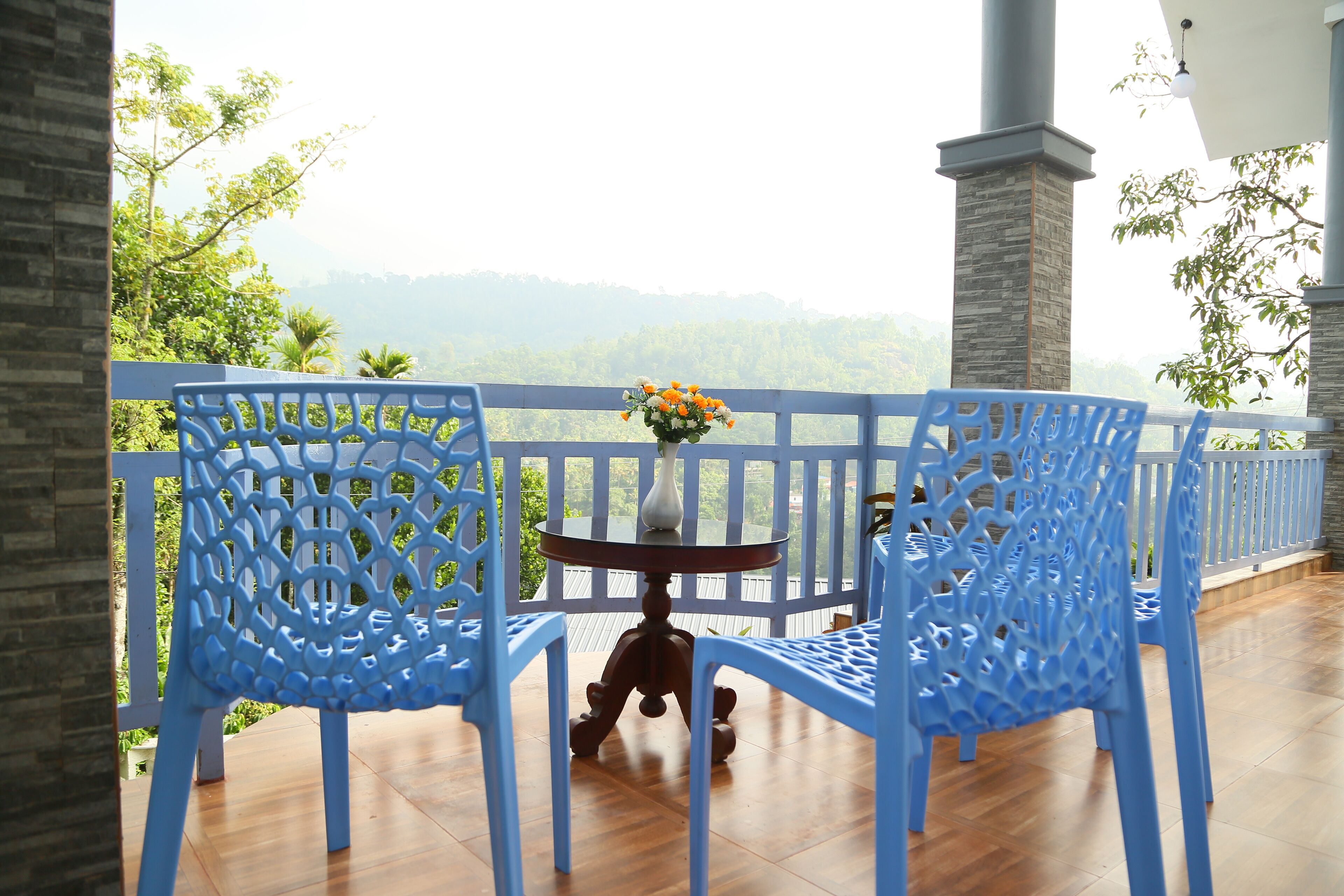 Huone, 1 makuuhuone, tupakointi sallittu, parveke | Ulkopuoli