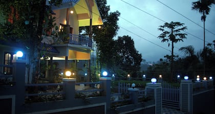 Room-1 Bedroom With Balcony Mountain Vie