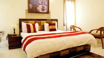 Room, 1 Bedroom, Accessible, Smoking | 1 bedroom, iron/ironing board
