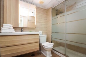 Apartment, 1 Bedroom, Smoking, Terrace | Bathroom | Combined shower/bathtub, towels - Harbour 374 With Private Roof Terrace in Puerto de Mogan (Mogan)