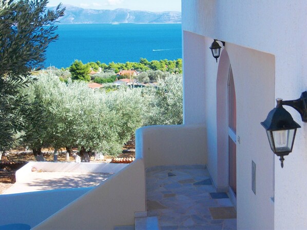 Exterior - Wonderful Villa Near to Sesi Beach, at Gramatiko, Marathon (Marathon)