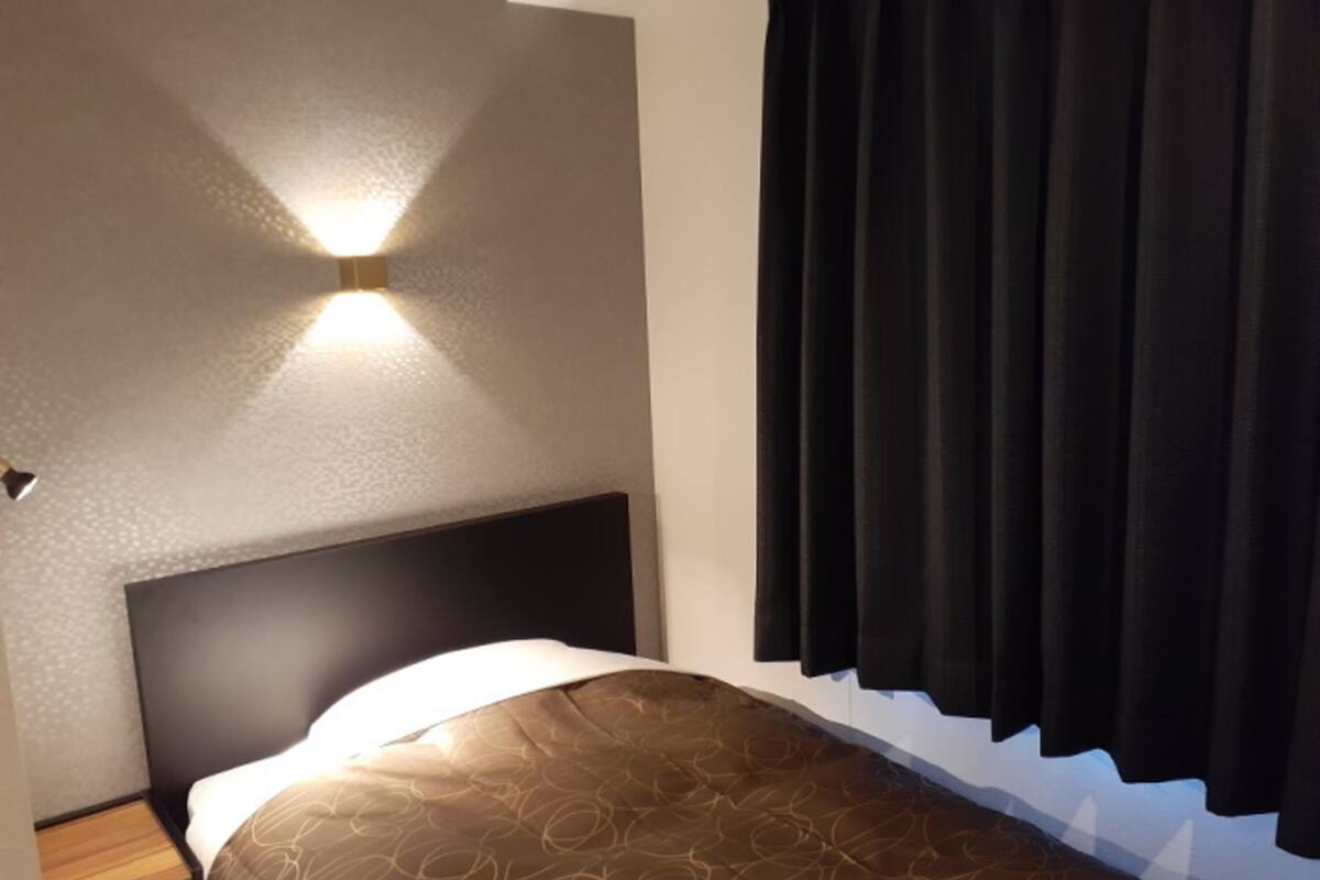 Quarto solteiro, para não fumantes | Escrivaninha, Wi-Fi de cortesia