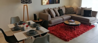 Beautiful & modern condo AC+Gym+Pool+Security