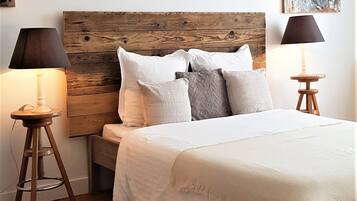 4 makuuhuonetta, silitysrauta/-lauta, Wi-Fi, vuodevaatteet