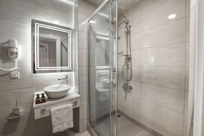 Slippers, towels - Great Fortune Design Hotel (Istanbul)