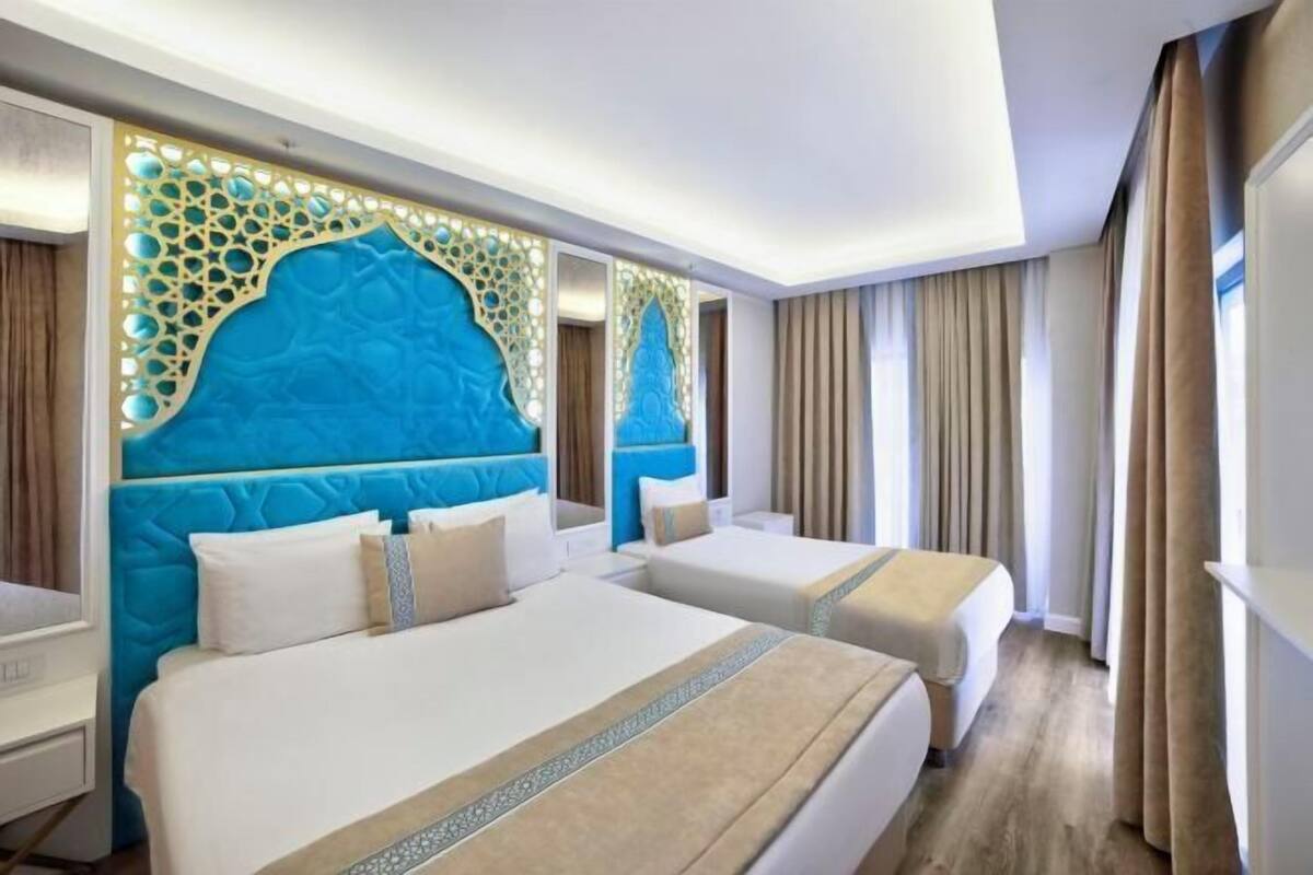 Bộ đồ giường cao cấp, bàn, phòng cách âm