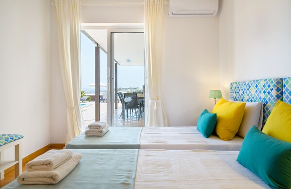 3 bedrooms, in-room safe, iron/ironing board, free WiFi