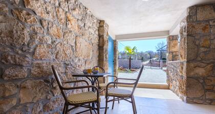 Stone House Apartment With A Private And Heated Swimming Pool