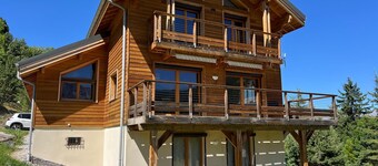 Modern chalet 4 bedrooms, south terrace, parking, Pra Loup