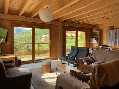Modern chalet 4 bedrooms, 10 guests, south terrace, mountain view, near Pra Loup