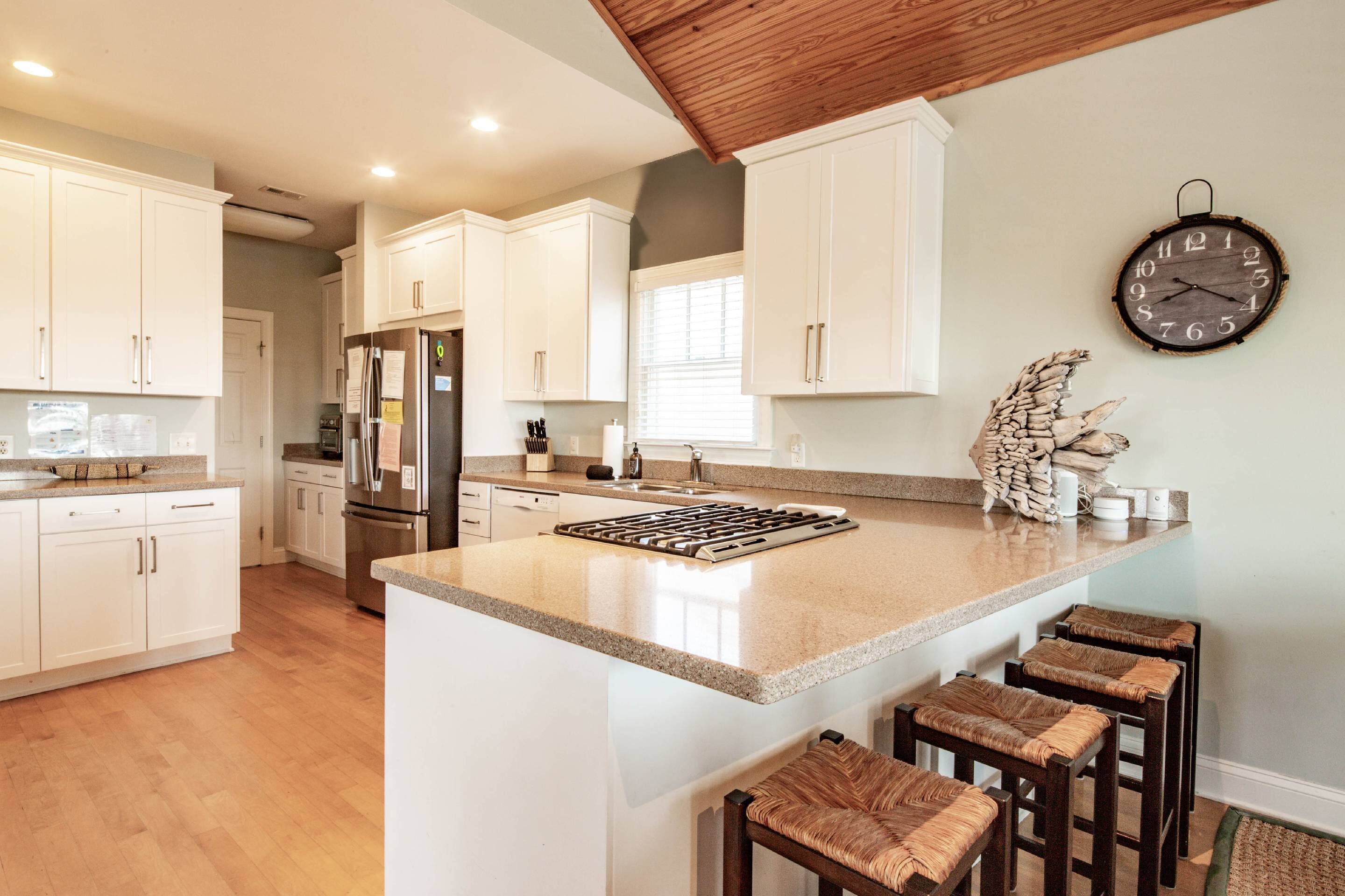 Fridge, microwave, dishwasher, coffee/tea maker