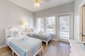 5 bedrooms, iron/ironing board, WiFi, bed sheets