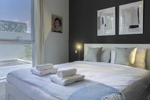 基础公寓, 1 张双人床 | 1 多间卧室、办公桌、笔记本电脑工作区、免费 WiFi