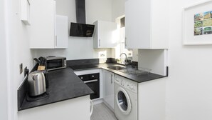 Basic Apartment, 1 Double Bed with Sofa bed | Private kitchen