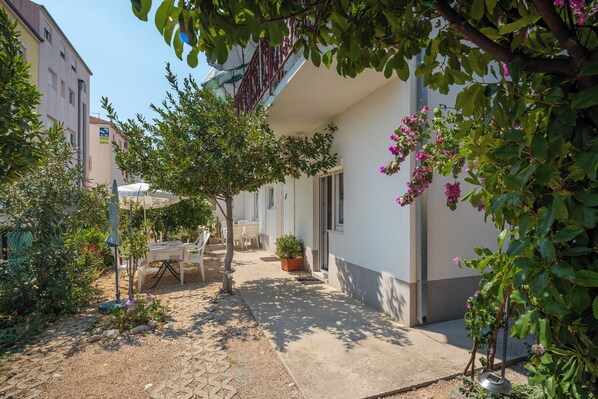 Fachada de la propiedad