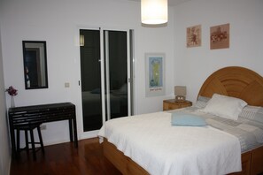 2 bedrooms, in-room safe, iron/ironing board, free WiFi