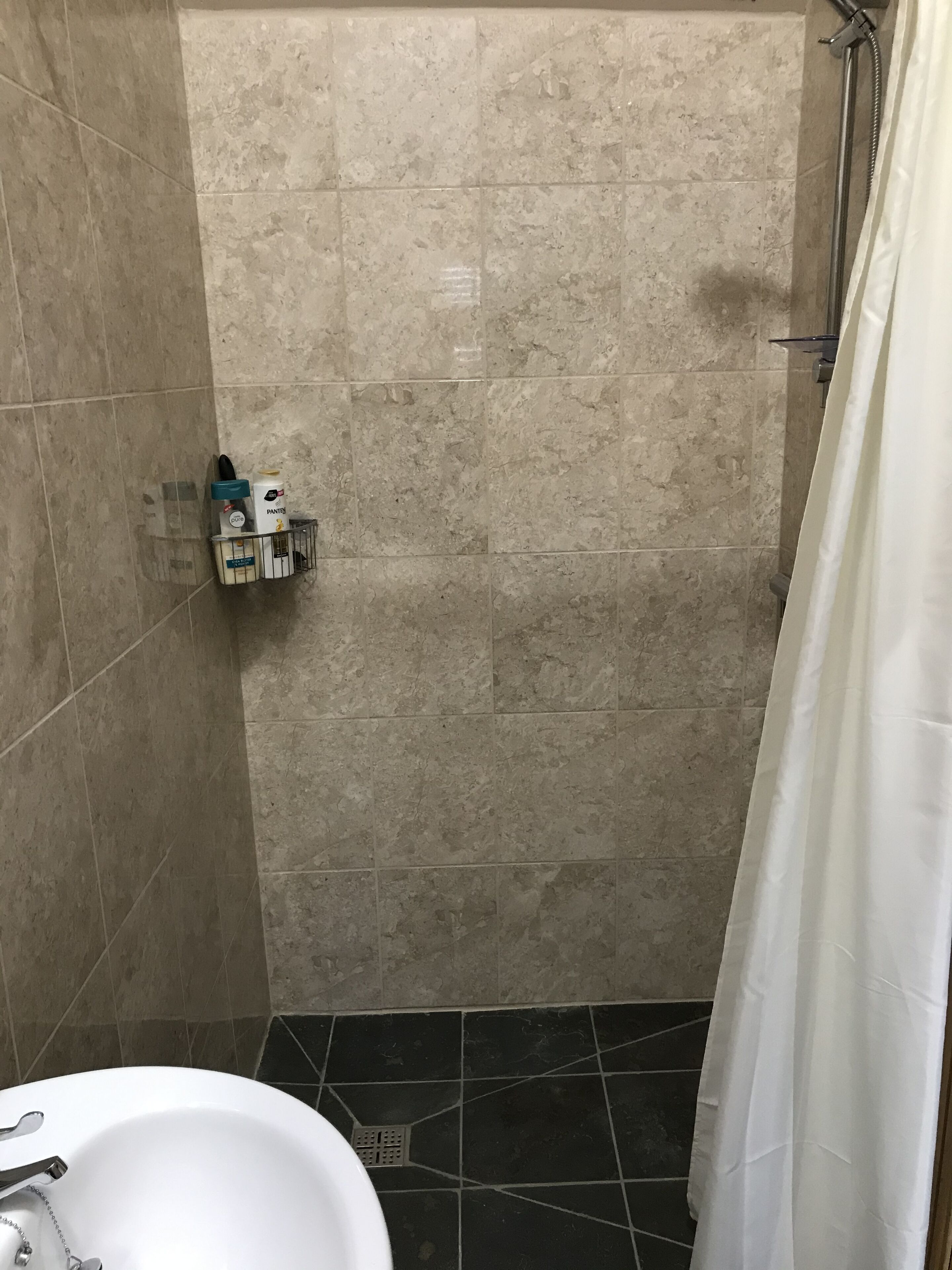 Ducha, secador de pelo, toallas