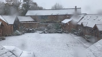 Cottage | Property grounds