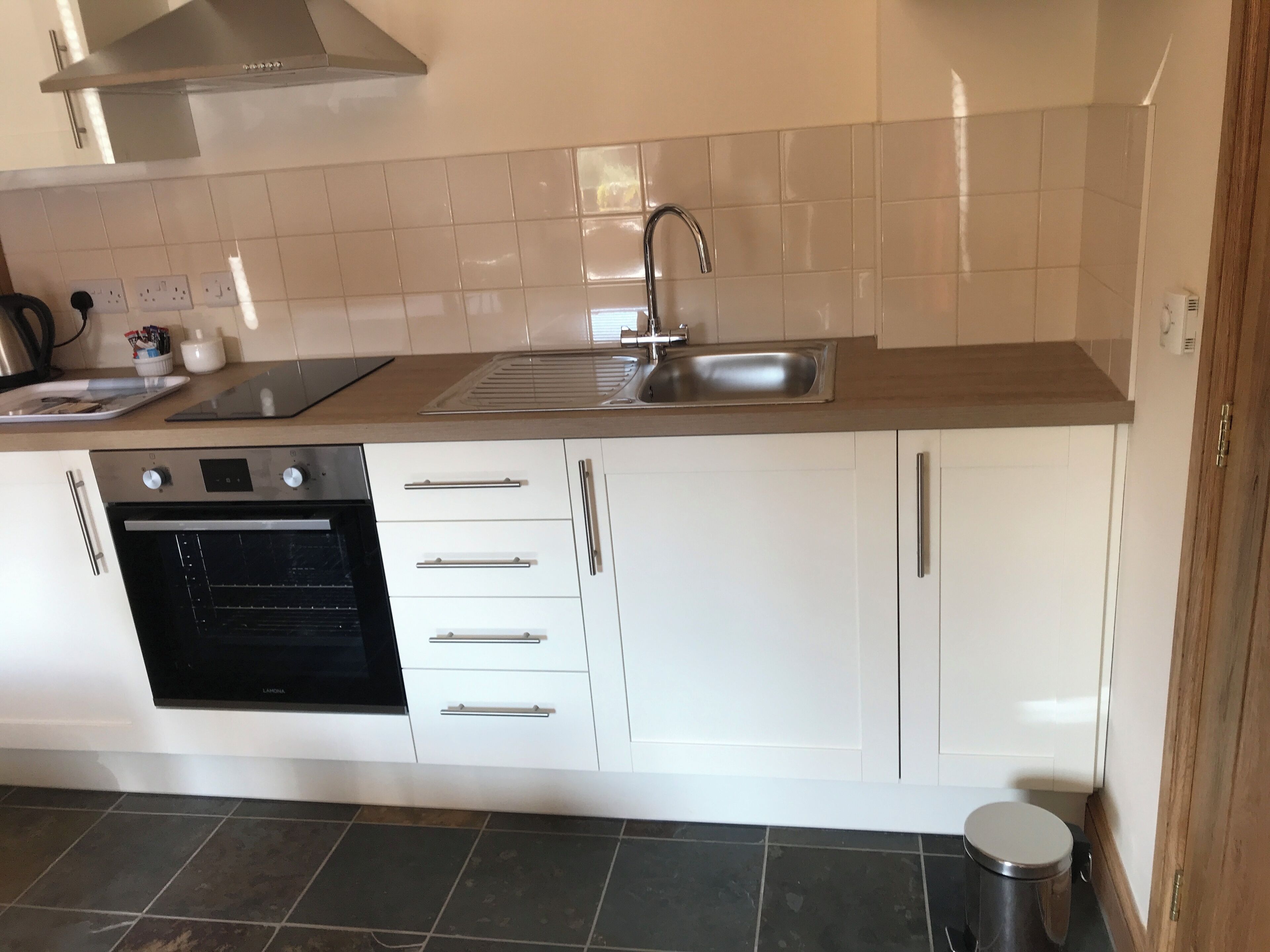 Cottage | Private kitchen | Electric kettle, high chair