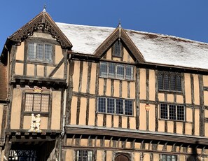 House, Multiple Beds | Exterior - Stylish Central House Next To Warwick Castle (Warwick)
