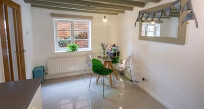 Historic Cottage in Southwell Nottingham GOLD award winning for Eco practices