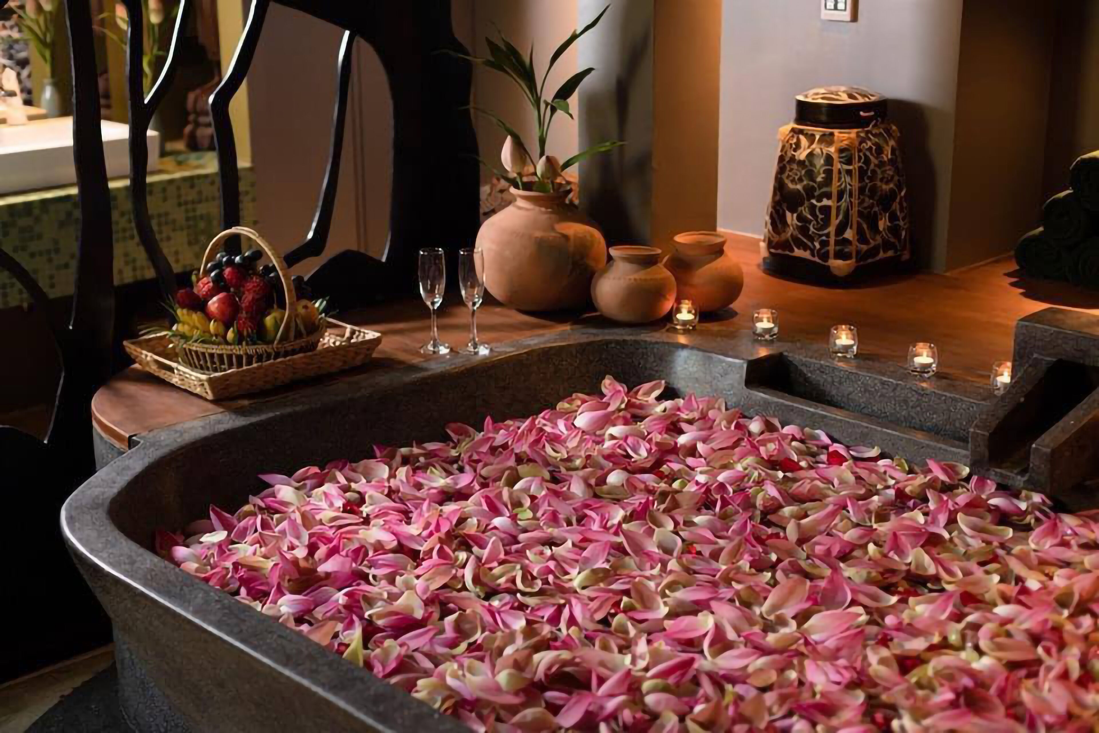 Couples treatment room(s), Turkish bath/hammam, body treatments