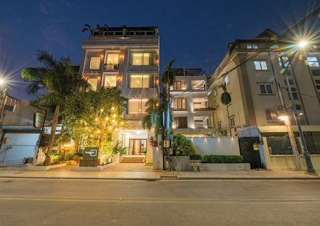 Vista frontal de la propiedad