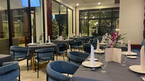 Aamiainen, lounas ja illallinen