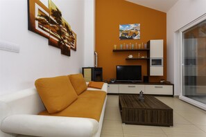 TV, fireplace, DVD player, stereo - Seafront apartment Soline with Seaview (Soline (Krk))