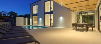 Casa Bela with heated pool and luxury of 5 stars