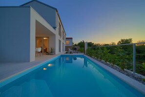 A heated pool - Villa Rossa with heated swimming pool (Hlapa (Krk))