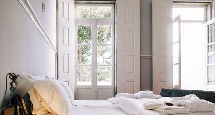 Beautiful Guest House in a Vintage Style in the Heart of Viana do Castelo