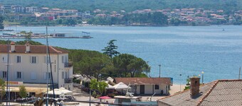 Villa Stone Queen with heated swimming pool and Seaview