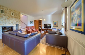 TV, fireplace, stereo