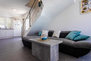 Fernseher, Stereoanlage