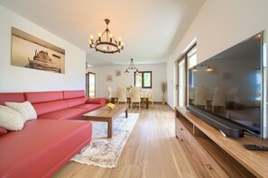 Fernseher, Stereoanlage