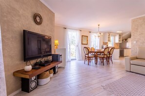 TV, peis og stereoanlegg