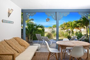 Outdoor dining - Beach villa (Collectivity of Saint Martin)