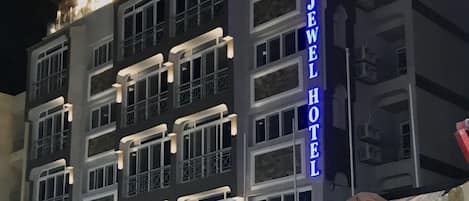 المنشأة من الخارج