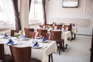 Free daily full breakfast - Jewel Port Said Hotel (Port Said)