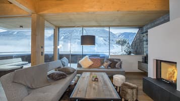 Fernseher, Kamin
